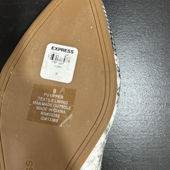NWT Express Snakeskin Manhattan Flats - Picture 4 of 4